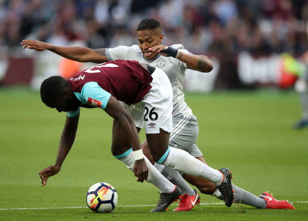 普理查德向 普理查德向