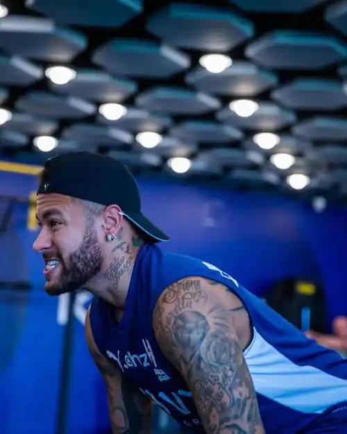 在这个充满 在这个充满