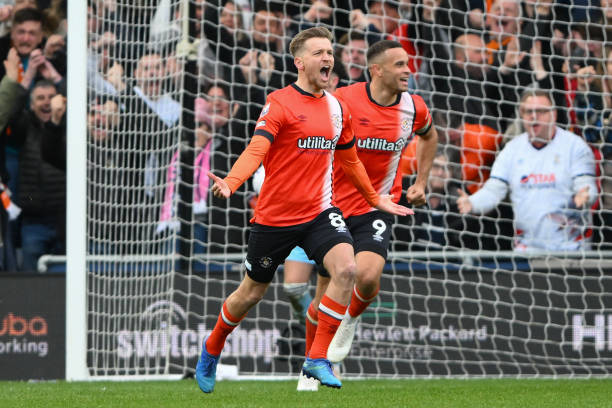 被对手逼入 被对手逼入