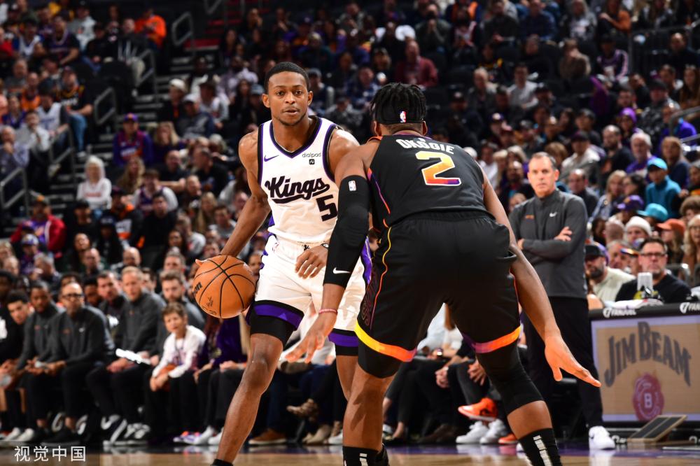 在中场的一 在中场的一