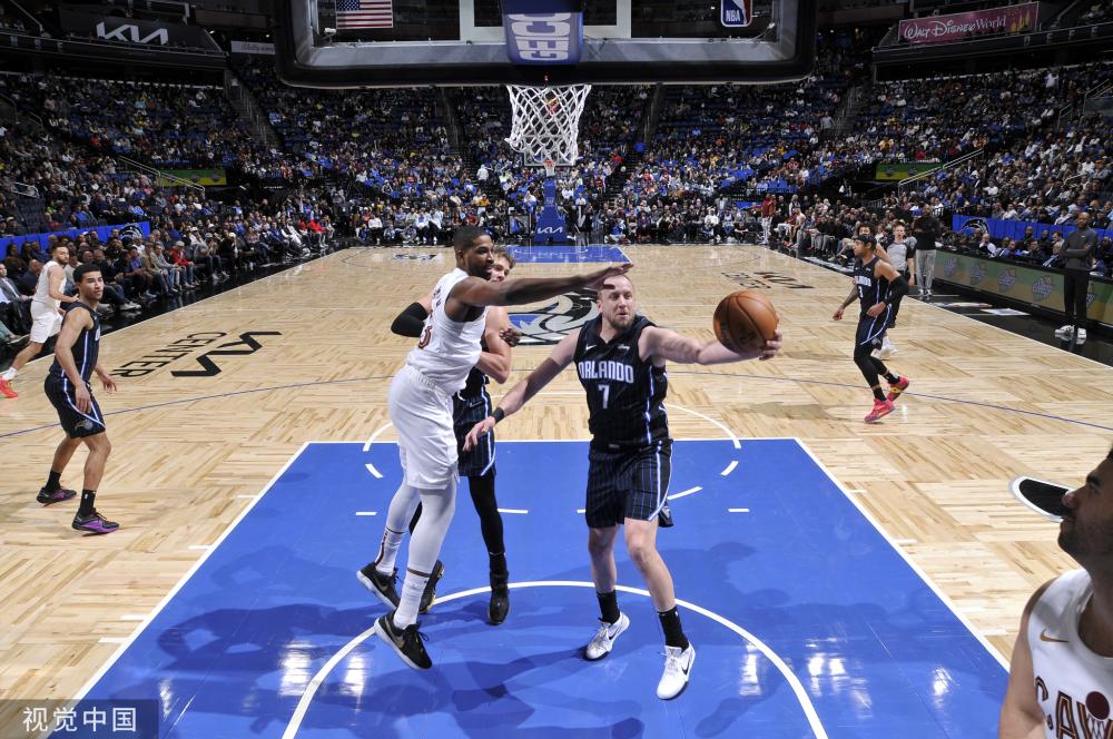 而是扩展到 而是扩展到